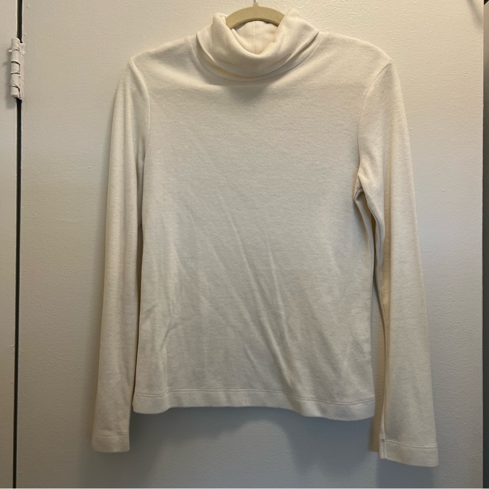 Uniqlo soft turtleneck
